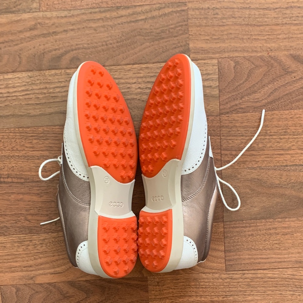 ECCO Bronze and White Leather Oxfords. - Picture 4 of 15